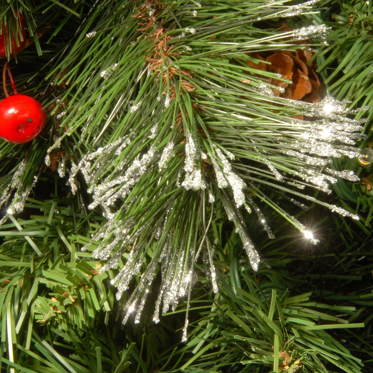 30" Pre-Lit BO Crestwood Spruce Artificial Christmas Wreath - Warm White LED Lights 5 30" Pre-Lit BO Crestwood Spruce Artificial Christmas Wreath - Warm White LED Lights - Image 3