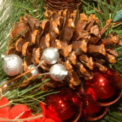 24" Pre-Lit B/O LED Hydrangea Artificial Christmas Wreath – Warm White Lights 9 24" Pre-Lit B/O LED Hydrangea Artificial Christmas Wreath – Warm White Lights -Christmas Decoration Store dnat dc13 158 24wb 1 4 56363.1667536533