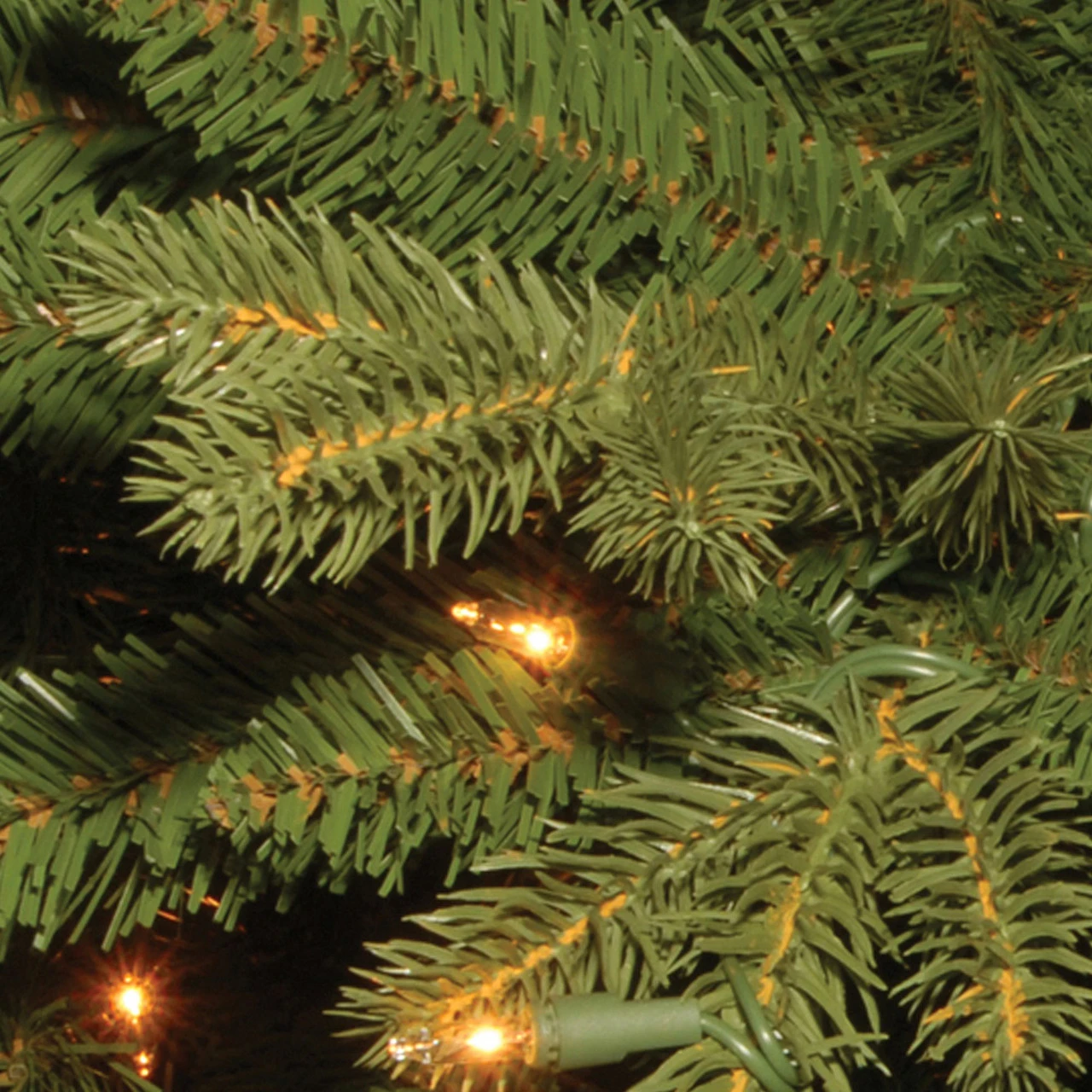 24” Pre-Lit Avalon Spruce Christmas Wreath - Clear Lights 4 24” Pre-Lit Avalon Spruce Christmas Wreath - Clear Lights - Image 2