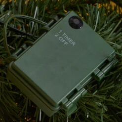 24" Mixed Spruce Christmas Wreath W/50 Warm White LED Lights, Frosted Branches, Red Berries And Pine 11 24" Mixed Spruce Christmas Wreath W/50 Warm White LED Lights, Frosted Branches, Red Berries And Pine -Christmas Decoration Store dnhhf 307396 3 82037.1667576781