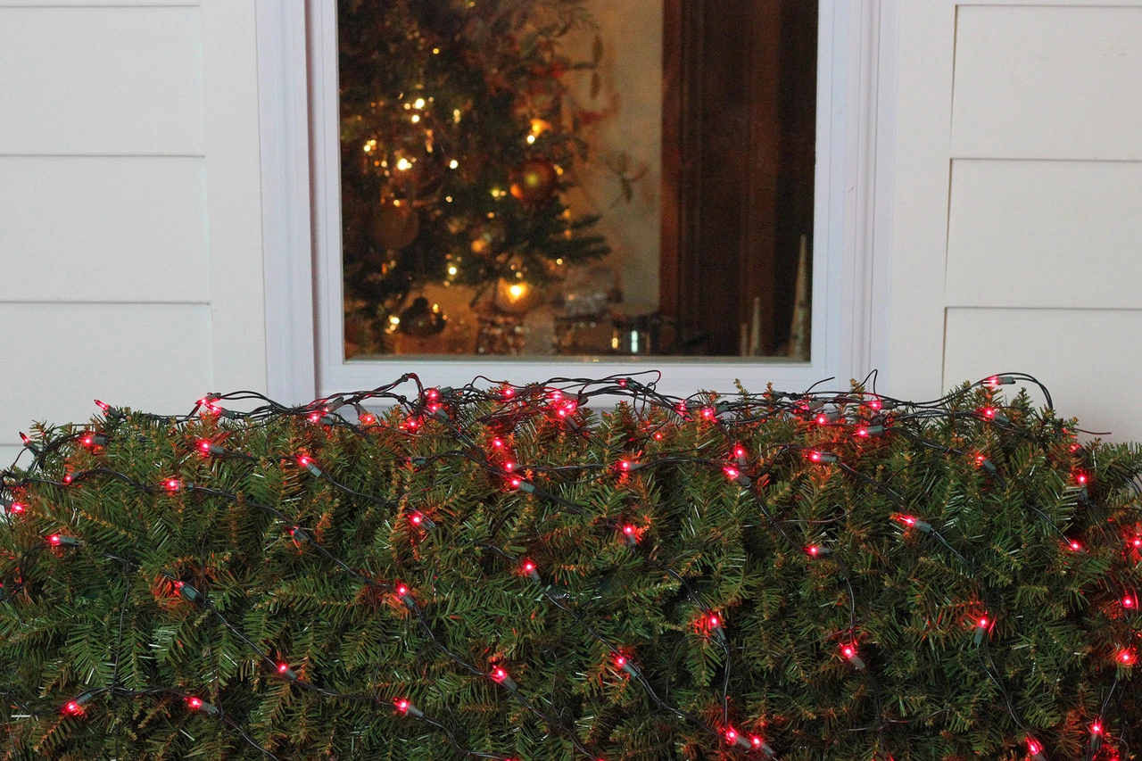 4' X 6' Red Mini Incandescent Net Style Christmas Lights, Green Wire 4 4' X 6' Red Mini Incandescent Net Style Christmas Lights, Green Wire - Image 2