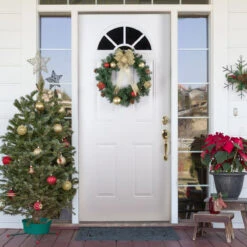 Pre-Lit Pine Cone And Gifts Artificial Christmas Wreath, 24-Inch, Warm Clear LED Lights 7 Pre-Lit Pine Cone And Gifts Artificial Christmas Wreath, 24-Inch, Warm Clear LED Lights -Christmas Decoration Store northlight s04190 style 94303.1667488208