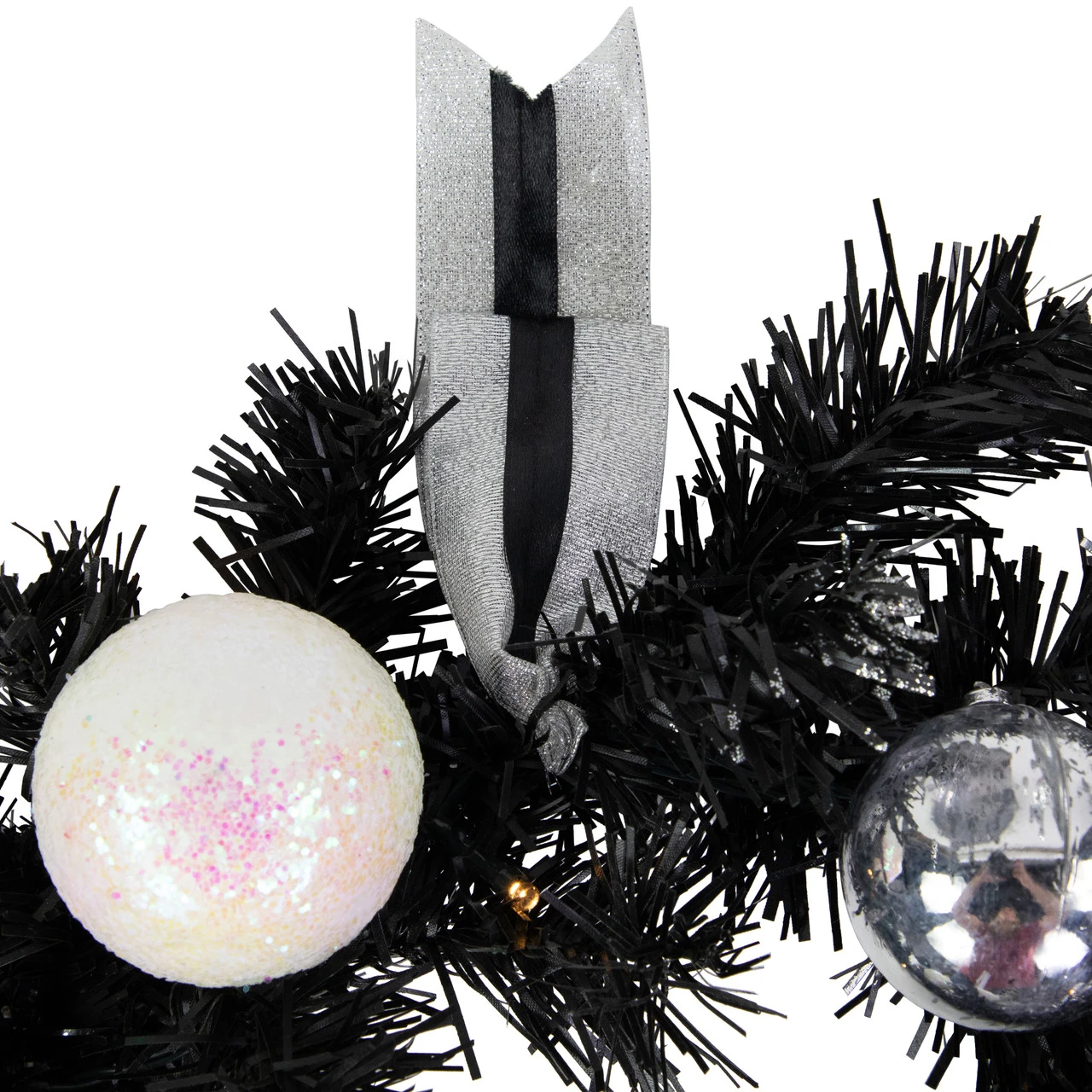 16" Pre-Lit Decorated Black Pine Artificial Christmas Wreath, Cool White LED Lights 8 16" Pre-Lit Decorated Black Pine Artificial Christmas Wreath, Cool White LED Lights - Image 6