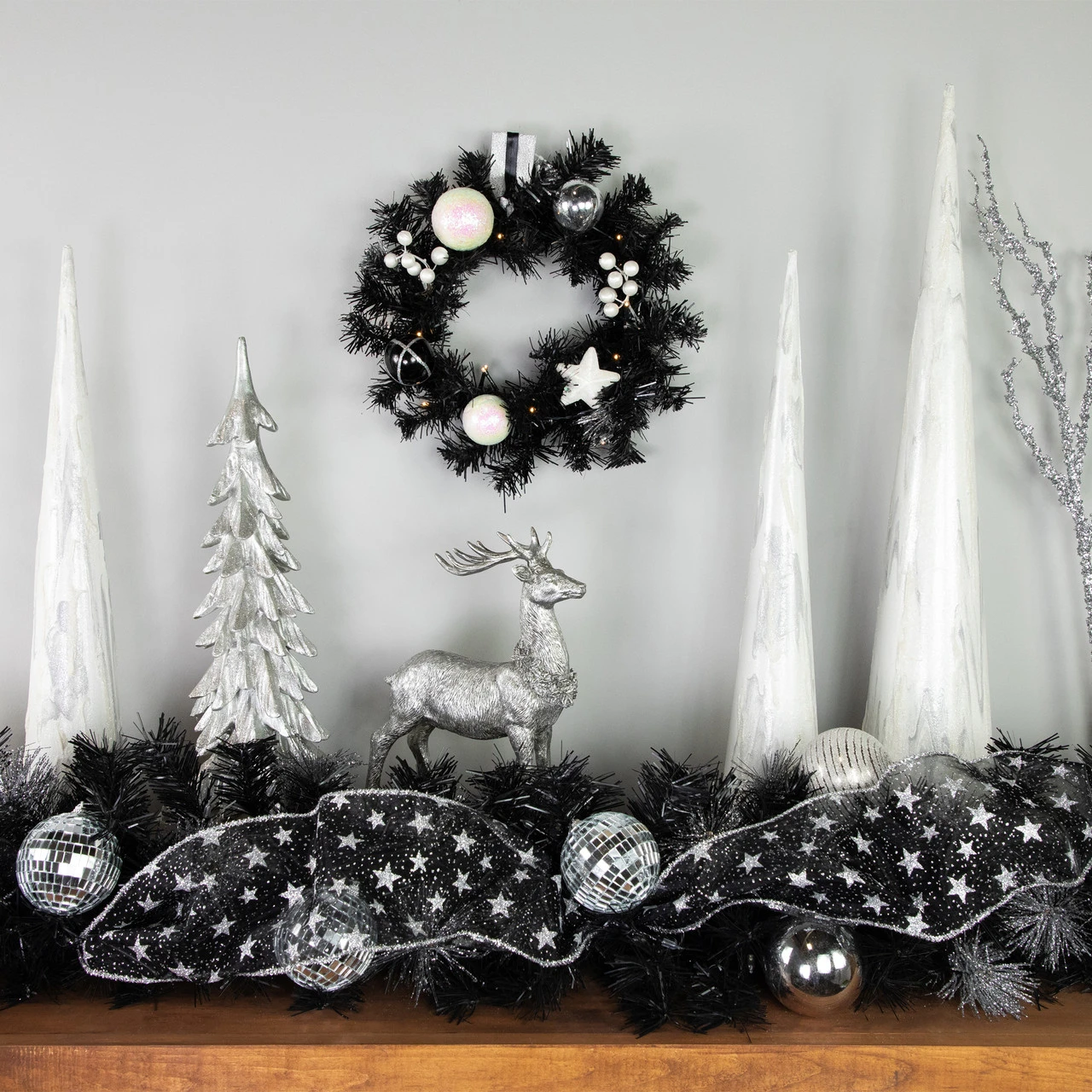 16" Pre-Lit Decorated Black Pine Artificial Christmas Wreath, Cool White LED Lights 4 16" Pre-Lit Decorated Black Pine Artificial Christmas Wreath, Cool White LED Lights - Image 2