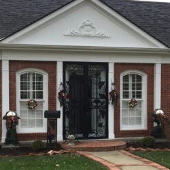 Traditional Colors 2-Finish Shatterproof Ball Christmas Wreath, 24-Inch 15 Traditional Colors 2-Finish Shatterproof Ball Christmas Wreath, 24-Inch -Christmas Decoration Store northlight sm91059 4 cxpic 80917.1677518924