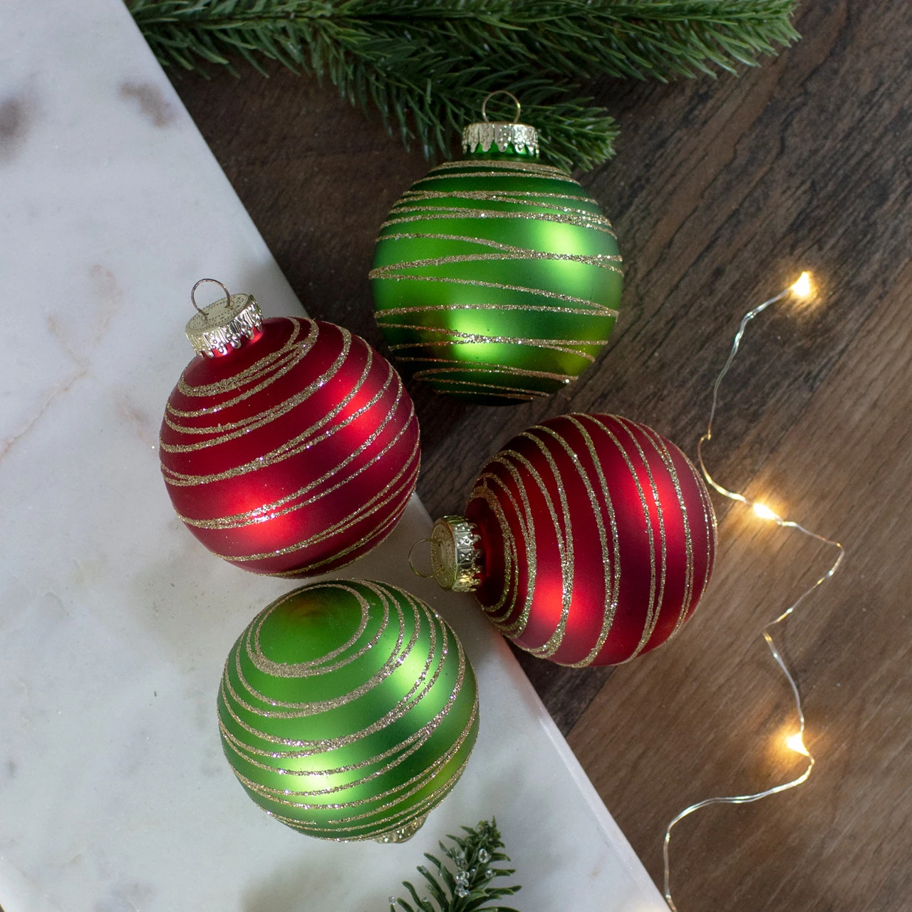 4ctGlass Red And Green Matte Christmas Ball Ornaments 3.25-Inch (80mm) 4 4ctGlass Red And Green Matte Christmas Ball Ornaments 3.25-Inch (80mm) - Image 2