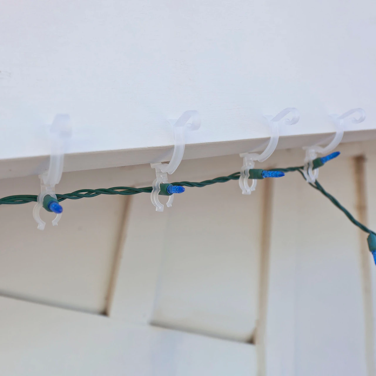 Set Of 150 Clear Max Pro Anywhere Christmas Light Clips 8 Set Of 150 Clear Max Pro Anywhere Christmas Light Clips - Image 6